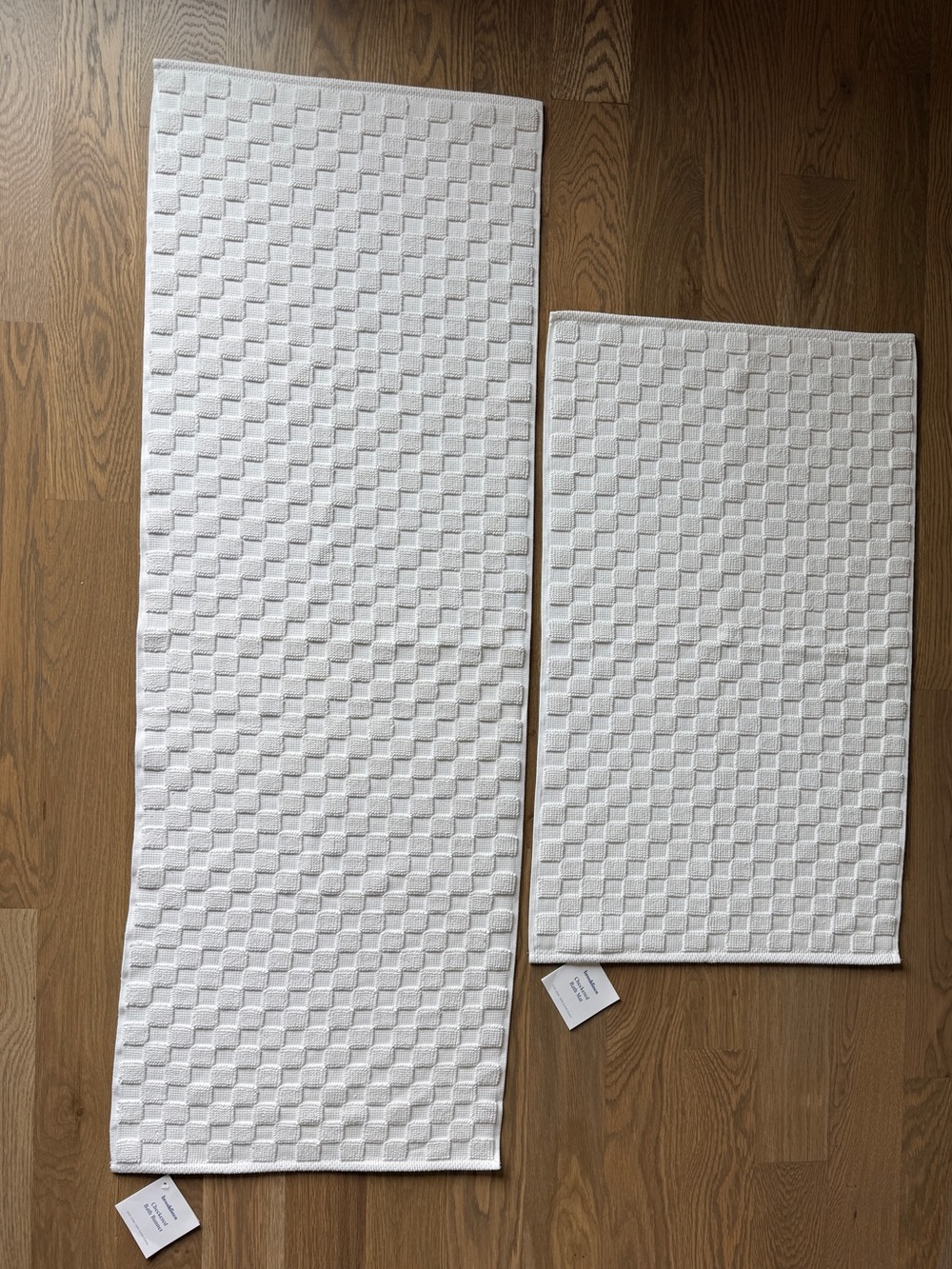 Brooklinen White Checkered Bath Mat and Runner - Picture 9 of 9